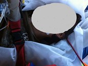 Martin Hospodi chvíli po smrtelném zásahu šípem. Ve středu bude mít pohřeb.
