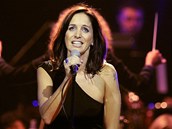 Chantal Kreviazuk - Leaving On A Jet Plane 