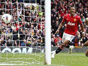 STŘELCŮV ŘEV. Nani z Manchesteru United se raduje ze svého gólu proti Evertonu. STŘELCŮV ŘEV. Nani z Manchesteru United se raduje ze svého gólu proti Evertonu.