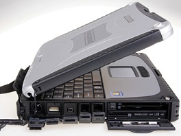 Toughbook CF-19: lev� strana