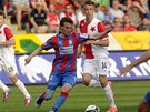 Vladim�r Darida z Plzn� (vlevo) a Ond�ej Petr�k ze Slavie