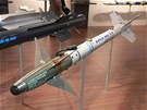 Pro vlastn� obranu nesly bombard�ry dvojici ��zen�ch st�el AIM-9 Sidewinder.