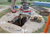 V opu�t�n�m raketov�m silu z dob studen� v�lky ji� za�aly pr�ce na stavb�