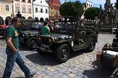 Do Telče se sjely historická vozidla, motorky i kola