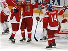 KONE�N�. �e�t� hokejist� slav� branku do s�t� D�nska. Zprava: Plekanec, autor