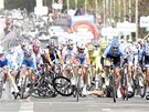 HROMADN� P�D. V z�v�ru t�et� etapy cyklistick�ho Gira do�lo k hromadn�mu p�du.