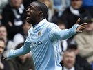 V�T�ZN� TREFA. Yaya Tour�, z�lo�n�k Manchesteru City, se raduje ze sv�ho g�lu v