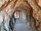 P�i cest� do Zavratnice je nutno proj�t tunelem