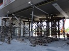 Provizorn� podp�ry nosn� konstrukce ��sti rezidence Prague Marina