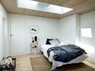 Okna do ploch� st�echy mohou p�iv�st sv�tlo i tam, kde nelze po��dit klasick�