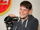 Režisér Štěpán Altrichter za kamerou. Režisér Štěpán Altrichter za kamerou.