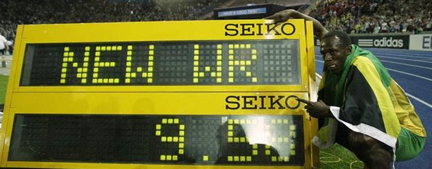 ZA CHV�LI U� NEMUS� PLATIT. Bolt�v rekord na stovce z Berl�na plat� dodnes, na olympijsk�ch hr�ch v Lond�n� by se mohly tabulky p�episovat.