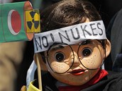 Z�b�ry ze sobotn� demonstrace na oslavu uzav�en� posledn�ho japonsk�ho reaktoru