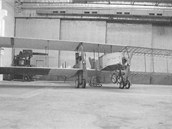 Replika letounu Caproni Ca.33 - �eln� pohled