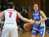NÁSTUPKYNĚ. Darina Mišurová (vpravo) odchází z Trutnova do Hradce Králové, kde