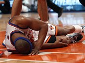 Baron Davis z New Yorku Knicks s poran�n�m kolenem.