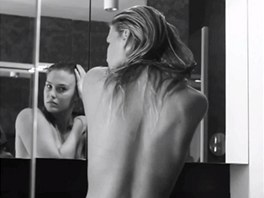 Bar Refaeli propaguje novou řadu spodního prádla, kterou sama navrhla Bar Refaeli propaguje novou řadu spodního prádla, kterou sama navrhla