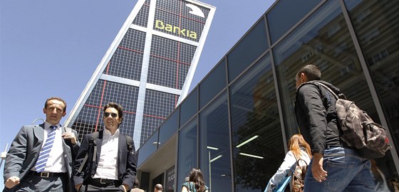 �pan�lsko zest�tn� t�m�� polovinu finan�n�ho �stavu Bankia. Ilustra�n� sn�mek