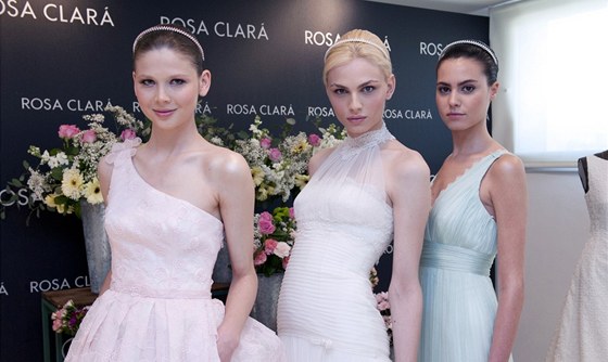 Andrej Pejic ve svatebních šatech Andrej Pejic ve svatebních šatech