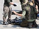 VIDEO: �e nejsi voj�k? Na zem, hajzle! sly�eli ��astn�ci kurzu p�e�it�