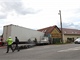 Kamion vjel v L�p� nad Orlic� do neob�van� ��sti domu. Hasi�i z vozu