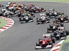 PO STARTU. Fernando Alonso s ferrari vede Velkou cenu �pan�lska.