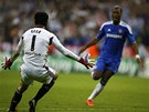 BEZ NICH BY TO NE�LO. Petr �ech a Didier Drogba se rozhoduj�c� m�rou pod�leli