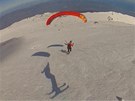 Na Etn� s ly�emi a na paraglidu
