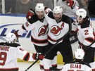 RADOST NEW JERSEY. Zleva: Zach Parise, Travis Zaja, Ilja Koval�uk, Marek