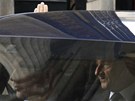 Nicolas Sarkozy m�v� p��znivc�m a definitivn� opou�t� Elysejsk� pal�c (15.