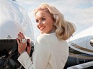 Taťána Kuchařová v kampani pro značku Praga opět překvapuje elegancí a šarmem. Taťána Kuchařová v kampani pro značku Praga opět překvapuje elegancí a šarmem.