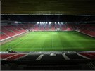 Je �tvrtek ve�er, na první pohled se chvíli po skon�ení domácího zápasu Slavie...