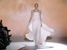 Andrej Pejic ve svatebních šatech na přehlídce v Barceloně Andrej Pejic ve svatebních šatech na přehlídce v Barceloně