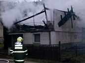 Rodinn� d�m v Hanu�ovic�ch na �umpersku sho�el t�m�� cel�.