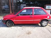 Ford Fiesta, který policie zabavila muži z Hradce Králové, který jezdil bez