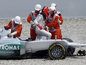KONEC. Michael Schumacher skon�il ve Velk� cen� �pan�lska ve 13. kole po st�etu