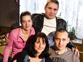 Marie Kaslov� a Franti�ek Kasl (dole) a Iva a Milan Vosp�lkovi