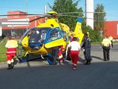 Zásah záchranářů u pádu chlapečka z okna v Holicích (10. května 2012)