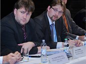 Nového šéfa ŘSD Davida Čermáka (vlevo) do funce jmenoval ministr dopravy Pavel