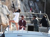 Sacha Baron Cohen p�ijel do hotelu v Cannes jako Dikt�tor.