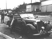 Heydrich�v mercedes t�sn� po atent�tu.