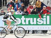 Zatímco fanoušci hnali závodníky v Novém Městě na Moravě za lepším výsledkem,