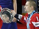V�DCE A KO�IST. �esk� kapit�n Tom� Plekanec sv�r� poh�r, ve kter�m se dor��...