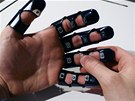Numerická klávesnice Glove One fugnuje jako klávesnice běžného telefonu, SMS... Numerická klávesnice Glove One fugnuje jako klávesnice běžného telefonu, SMS...