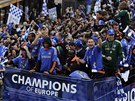 EVROP�T� �AMPIONI. Fotbalist� Chelsea vyhr�li Ligu mistr�.