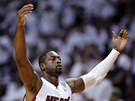 Dwyane Wade z Miami Heat hecuje div�ky p�ed z�pasem s Bostonem Celtics.