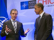 ��f NATO Anders Fogh Rasmussen a americk� prezident Barack Obama na summitu v