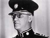 Kapit�n William E. Fairbairn, istruktor st�elby a �tich�ho zab�jen�.