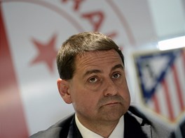 Zbyn�k Kus�, gener�ln� �editel fotbalov� Slavie.