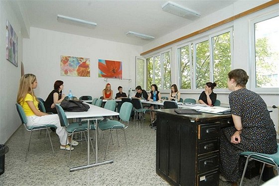 Pomaturitní studium cizího jazyka aneb jazykové kurzy nejsou jen angličtina2 Pomaturitní studium cizího jazyka aneb jazykové kurzy nejsou jen angličtina2